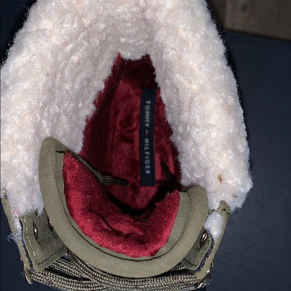 Tommy Hilfiger Rian 2 Faux Fur Closed Toe Mid-Calf - Picture 8 of 10